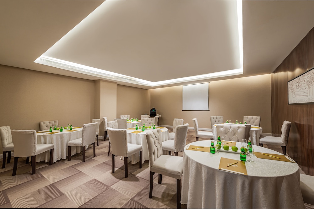 هدب المركز المالي(HDB Hotel - Financial District) 41/47