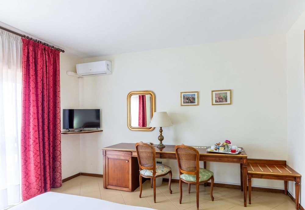 Hotel Sakura, Sure Hotel Collection by Best Western 46/66