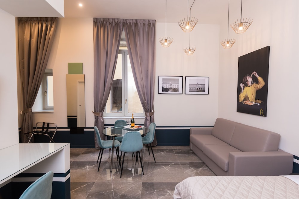Il Salotto Della Regina 29/50