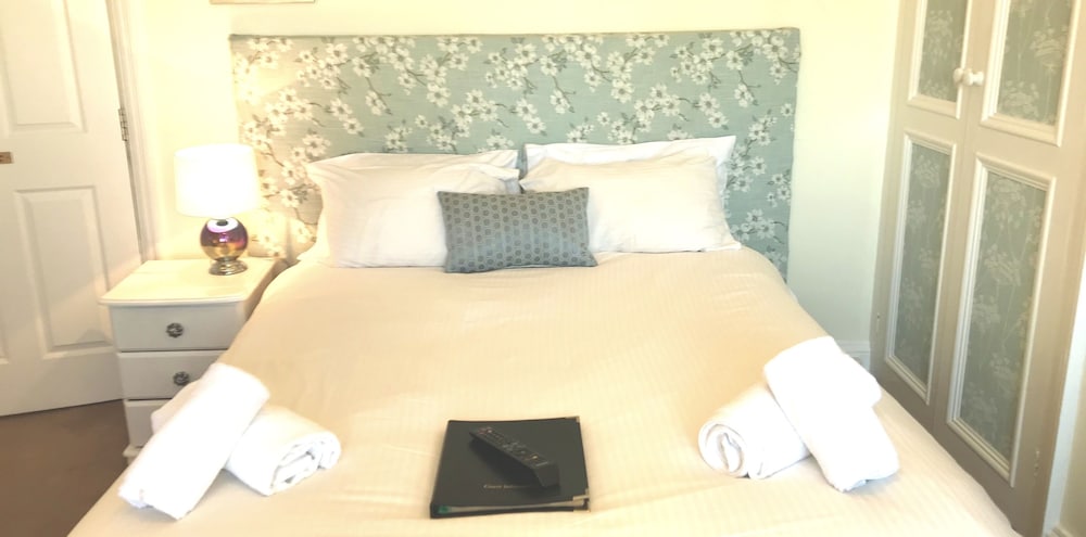 St Raphael Guest House 10/38