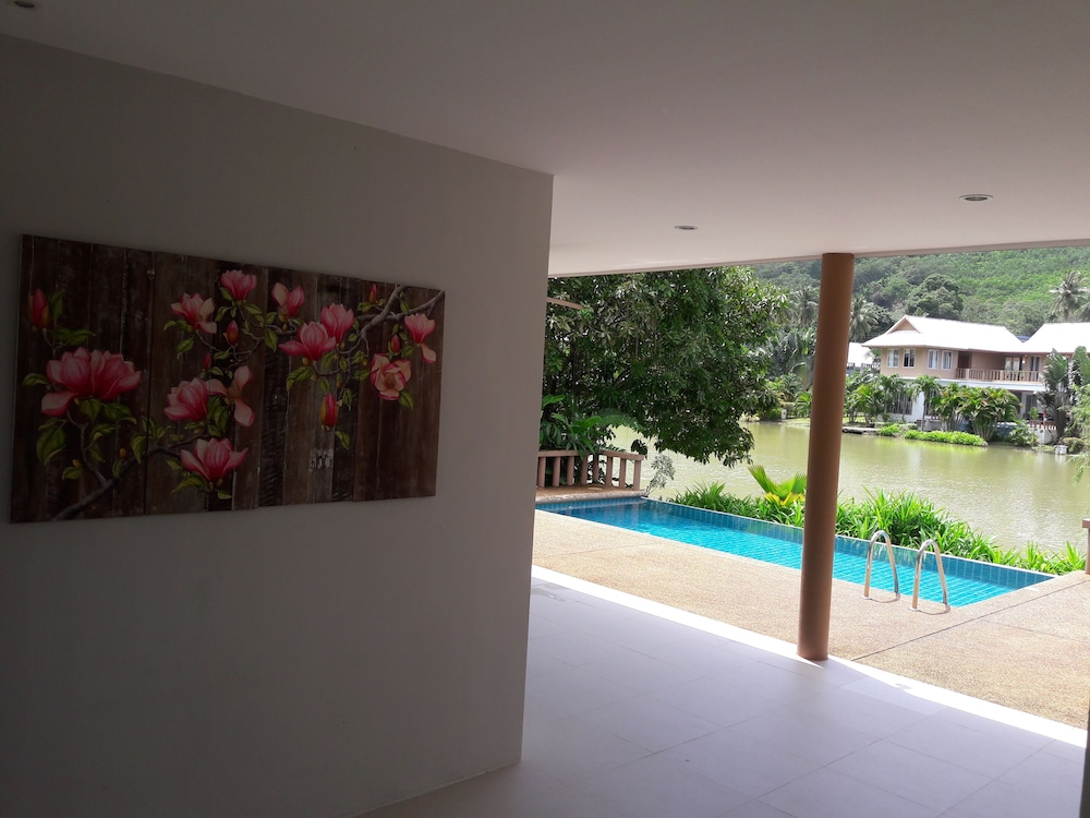Sakoo Valley Naithon Beach 42/50