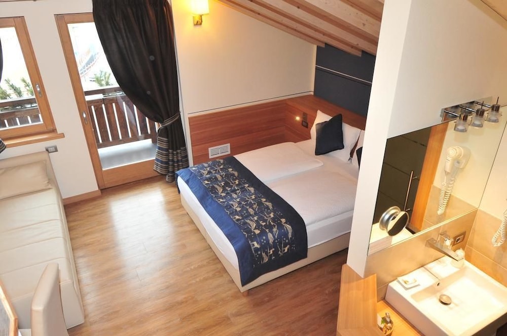 Hotel B&B Bondi 8/26