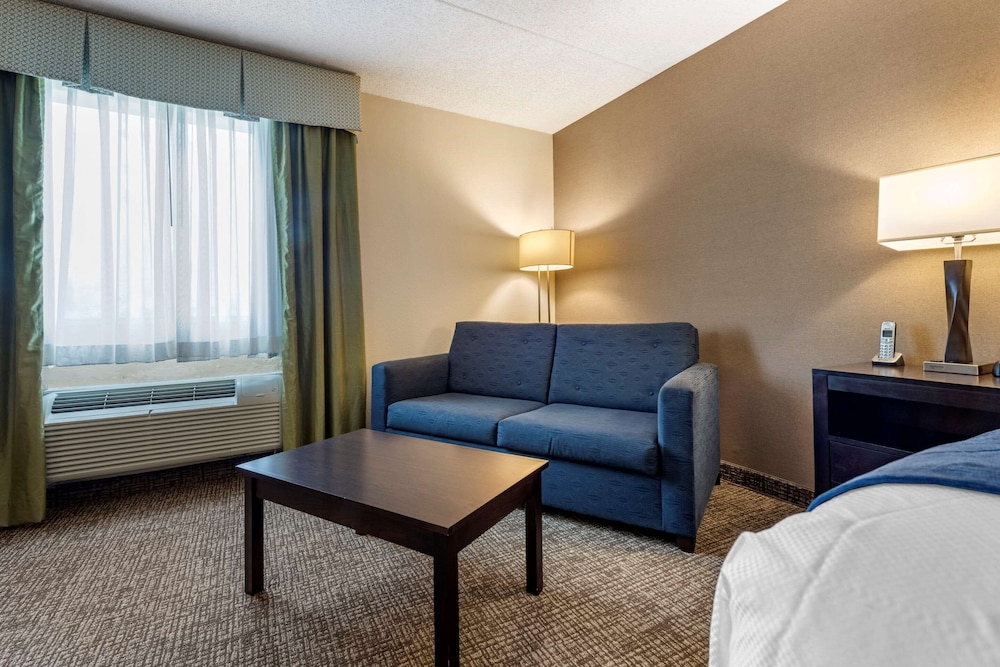 Comfort Inn and Suites Butler 19/38