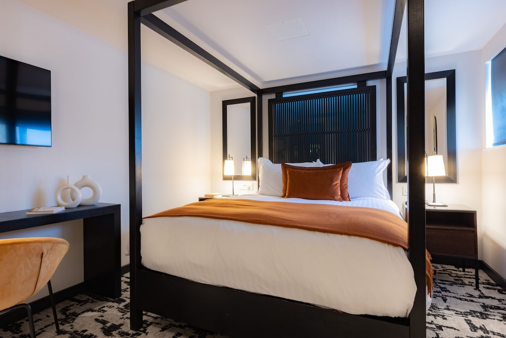 La Suite West - Hyde Park 11/50