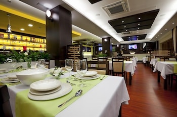 Viktor Hotel 45/55