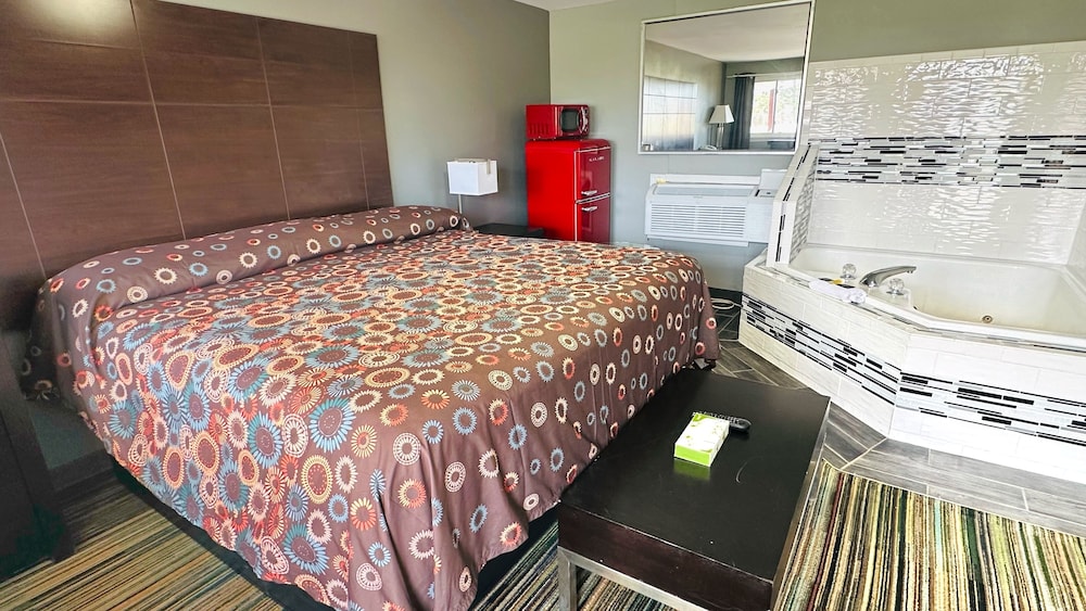 Catalina Airport Motel 15/42