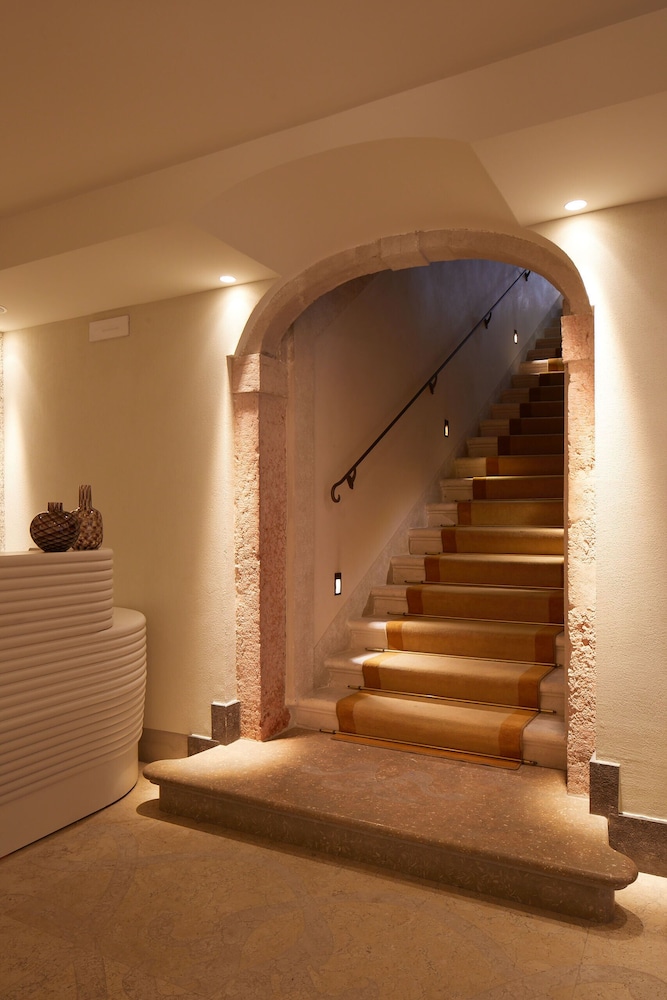 Hotel Dei Dragomanni 30/50