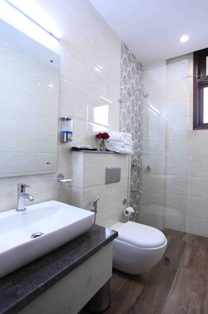 Nirvana Suites 48/50