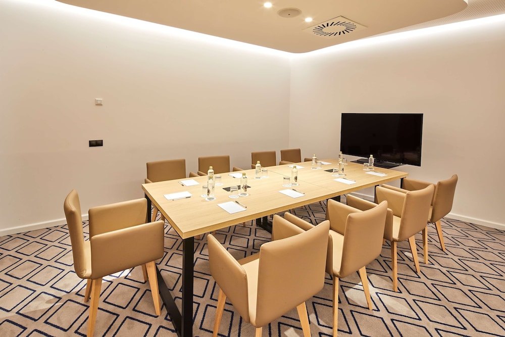 Hampton By Hilton Barcelona Fira Gran Via 43/49