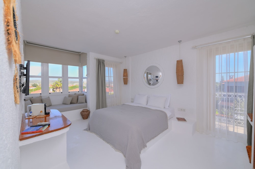 Peremere Alacati Hotel 21/50
