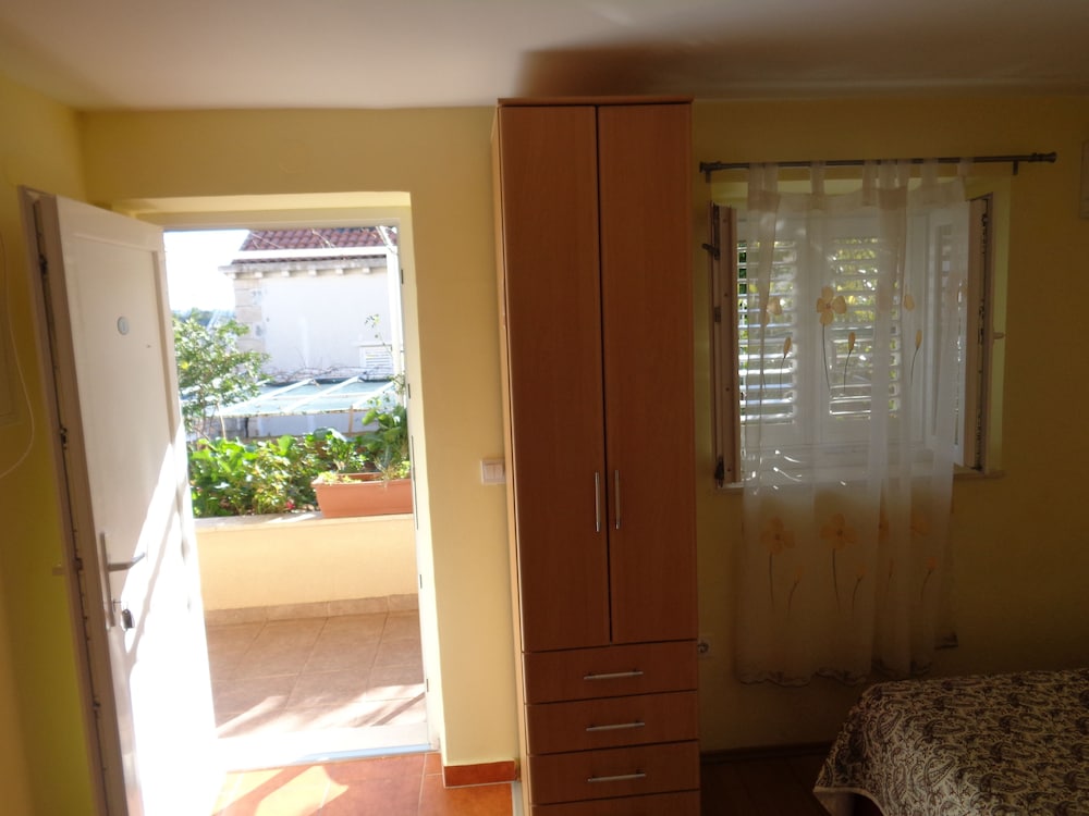 Anna Guesthouse 20/50