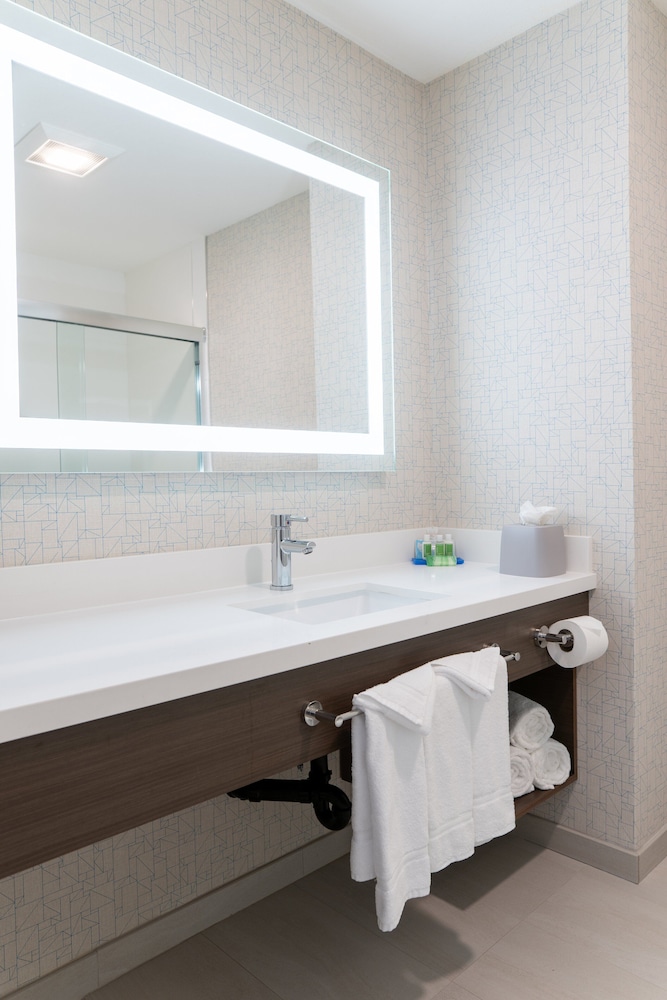 Holiday Inn Express San Clemente N – Beach Area 57/60