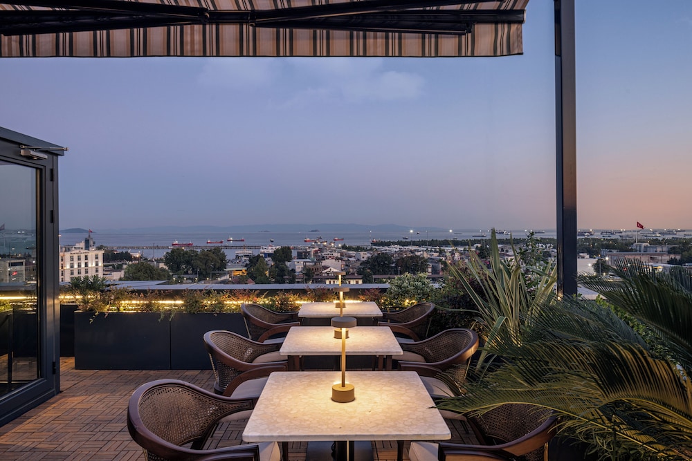 Lunet Old City Hotel 41/48