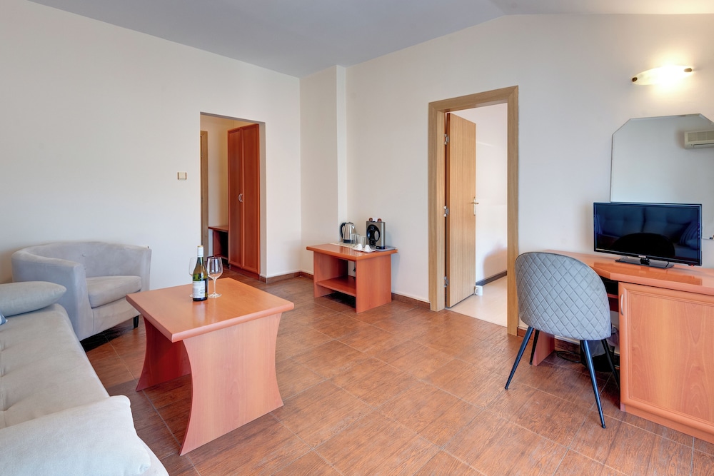 Amon Ra Family Hotel 25/35