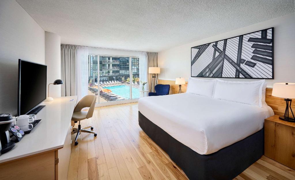 Upgrade, Premium, King Bed