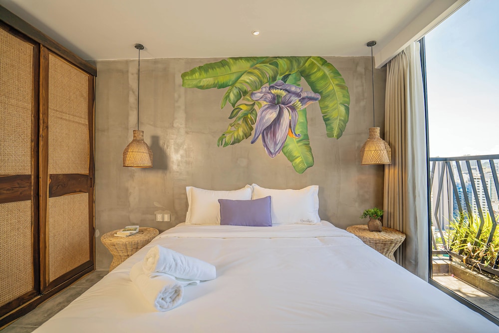 2 Bedrooms, Oasis, Paradise, Lotus, Queen and Twin Beds