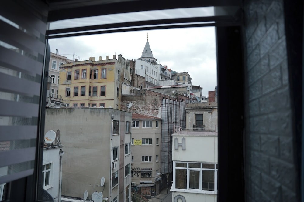 Royal Galata Hotel 39/47
