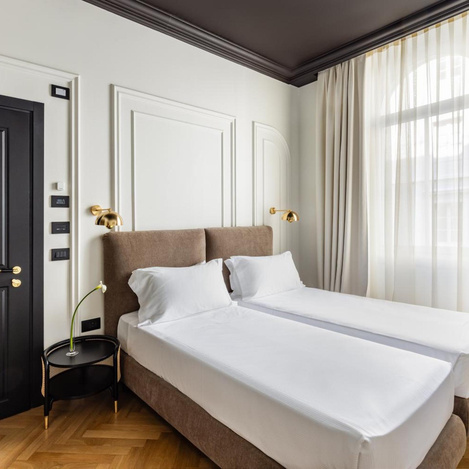 غرفة بسرير مزدوج أو سريرين منفصلين، Continentale Hotel 4/10
