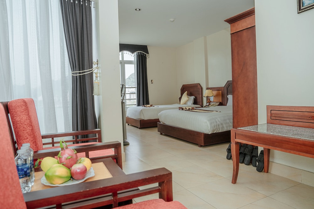 Hung Long Harbour Hotel 28/58