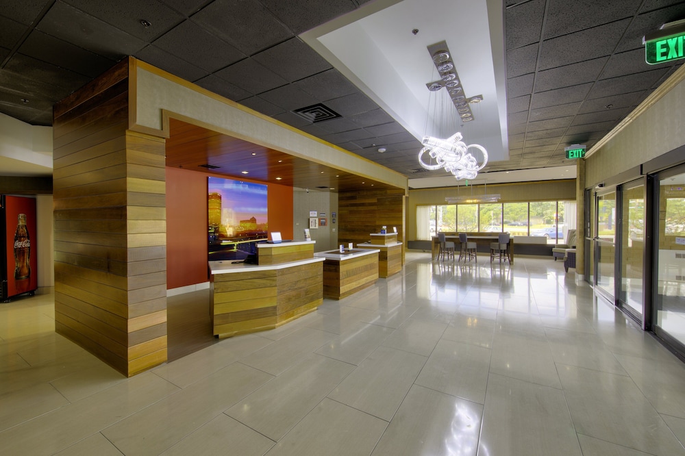 Holiday Inn Brookfield - Milwaukee 6/29