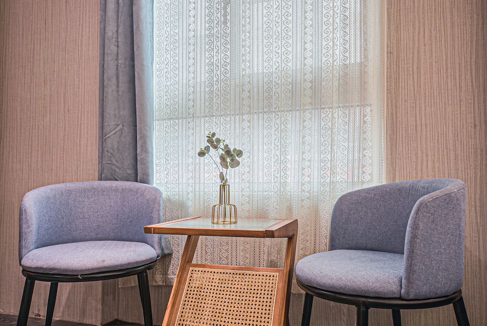 Ashare Hotel 42/61