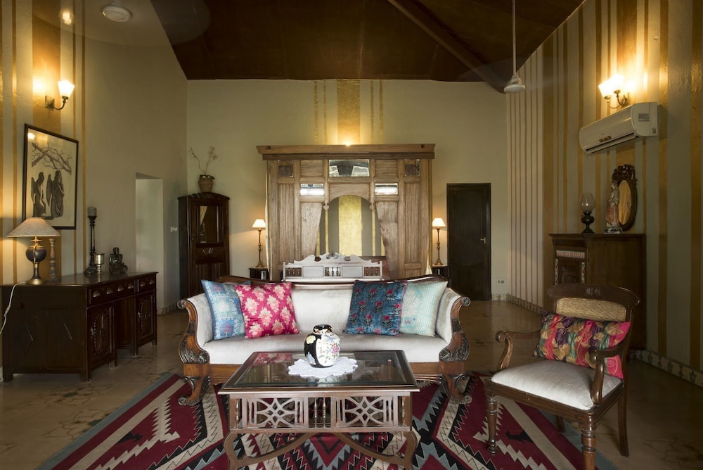 CASA BRITONA GOA 33/50