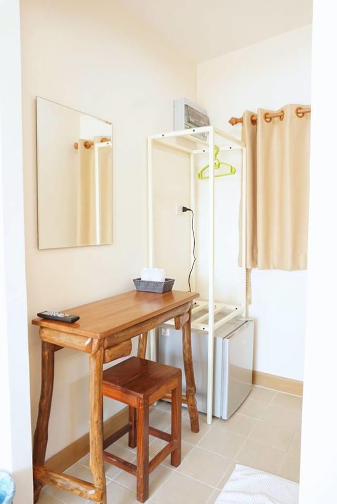 Baan Maesot Plus 6/13
