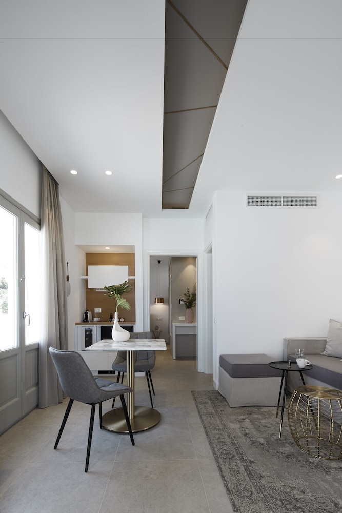 Altera Pars Suites 40/69