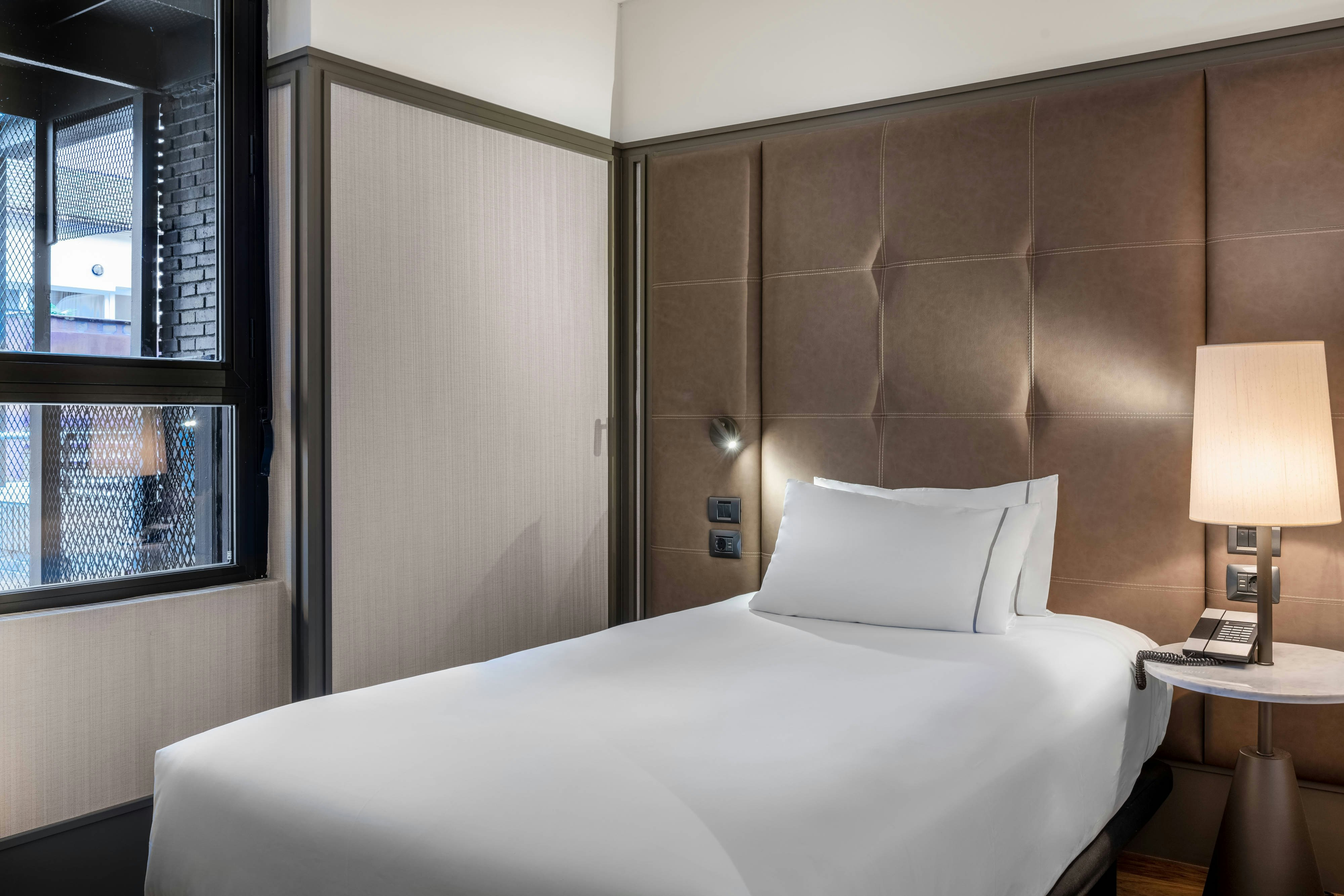 Room, Single