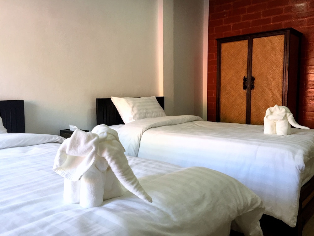 Summer Guesthouse & Hostel 12/25