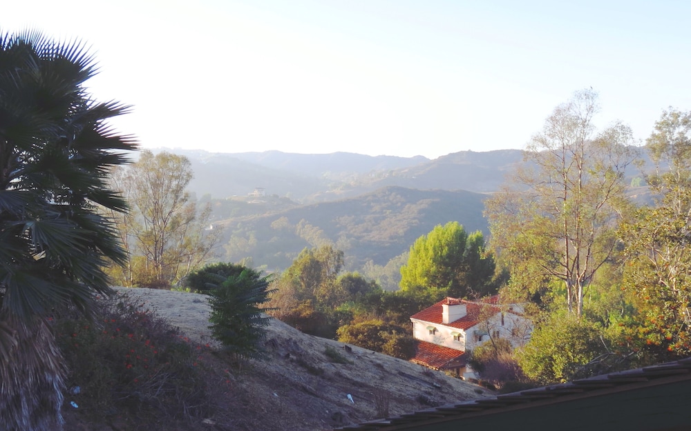 Topanga Canyon Inn Bed and Breakfast 34/49