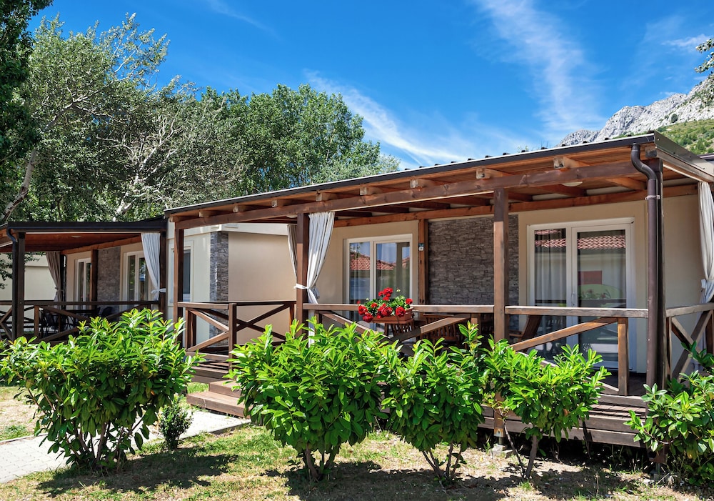 Mobile Homes Camp Galeb 9/82