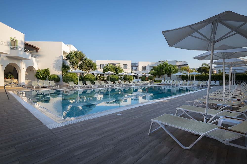 Alexandra Beach Hotel 33/37