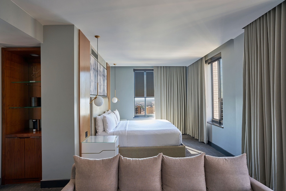 Renaissance Saint Elm Dallas Downtown Hotel 18/47