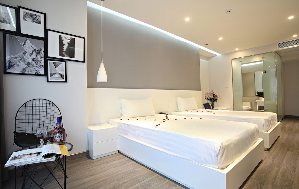 Ping Hotel Hanoi 18/66