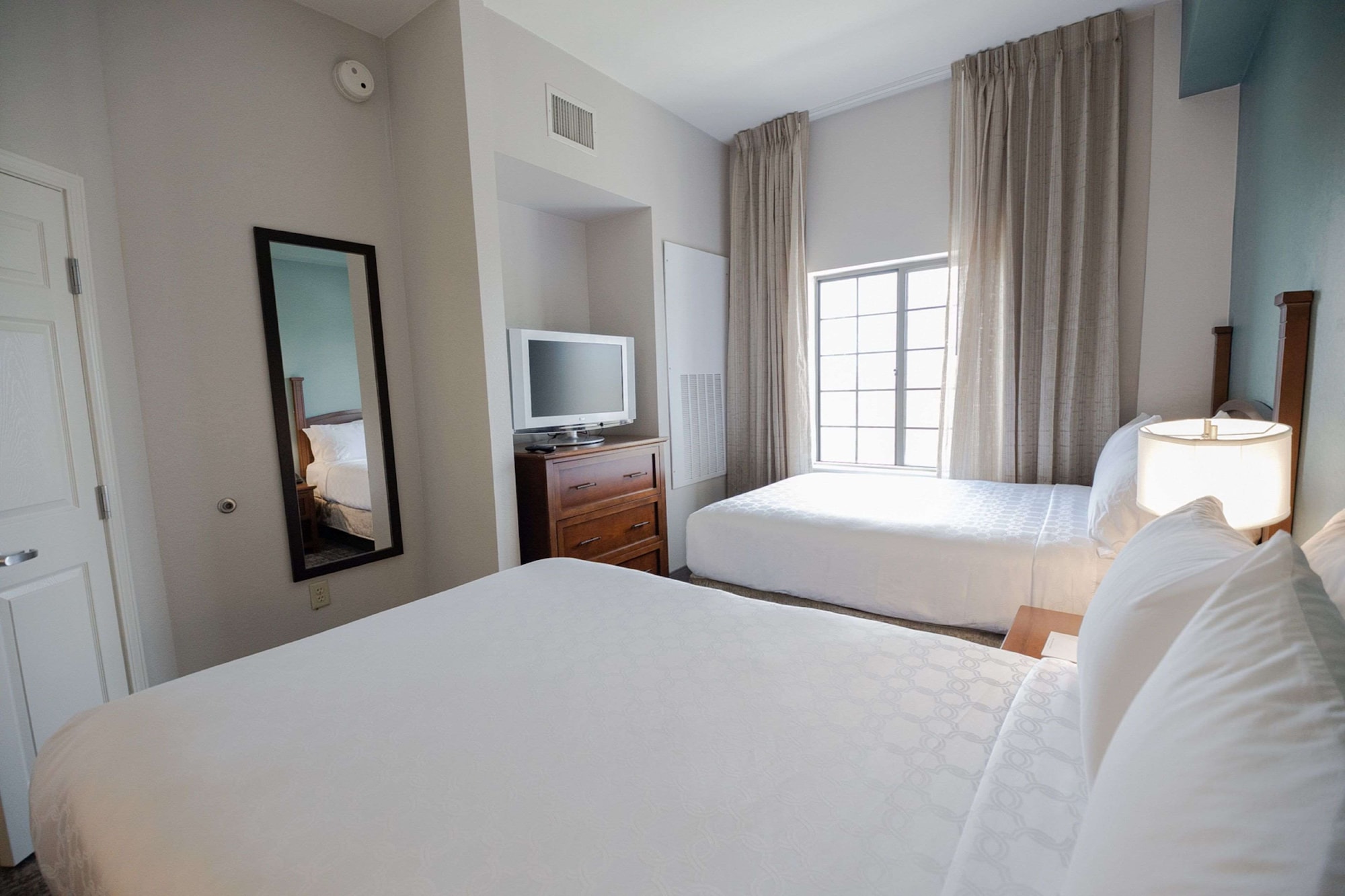2 BEDROOMS, SUITE, 2 DOUBLE BEDS