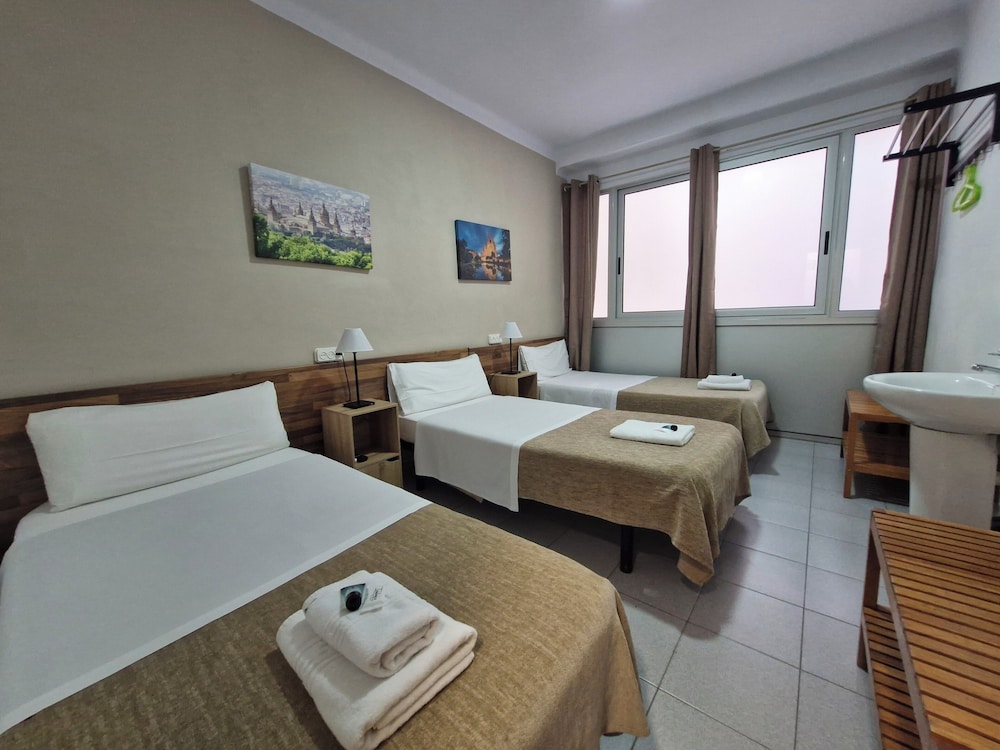 غرفة ثلاثية بحمام خاص، Hostal El Kano 2/8