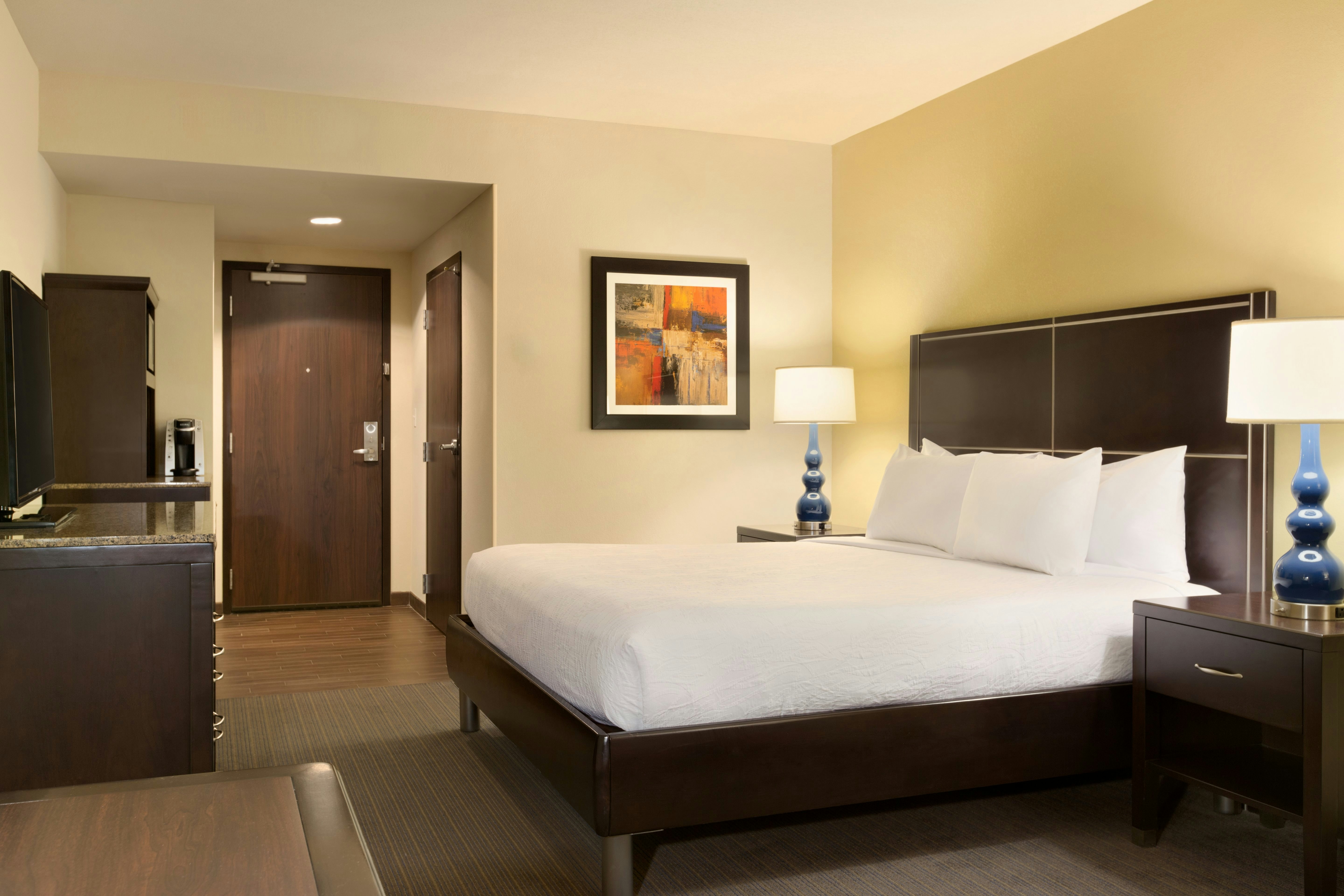 ROOM, KING BED