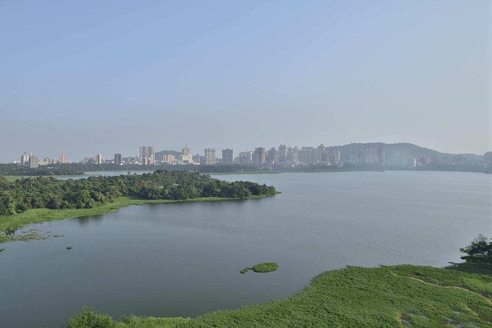 Marriott Executive Apartments Lakeside Chalet Mumbai 32/38