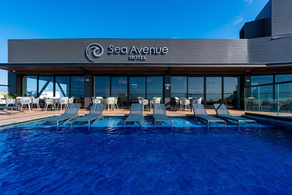 Sea Avenue Hotel 32/47