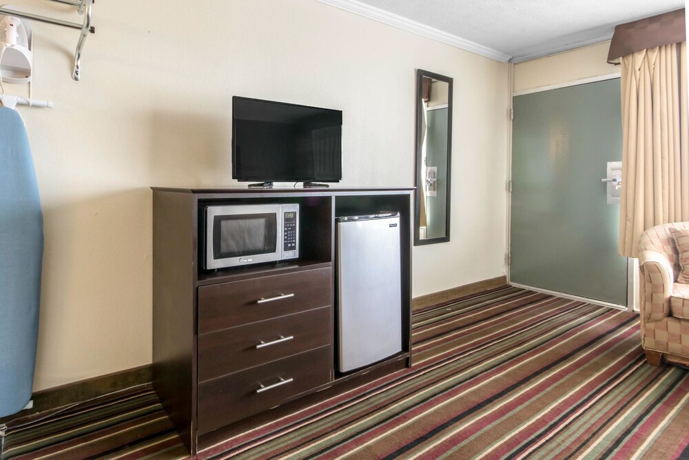 Quality Inn & Suites Horse Cave - Cave City 36/39