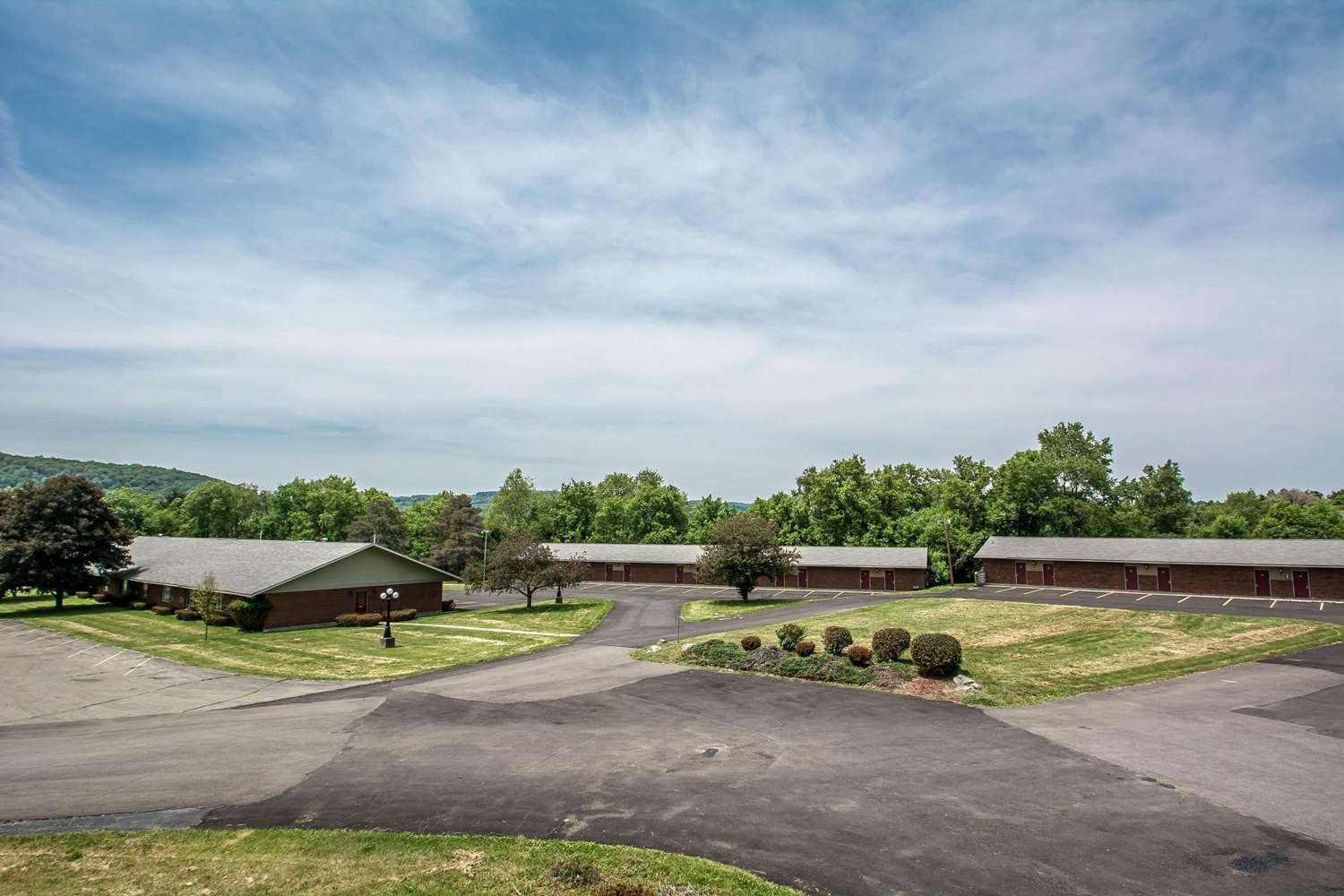 Econo Lodge Hornell 22/41