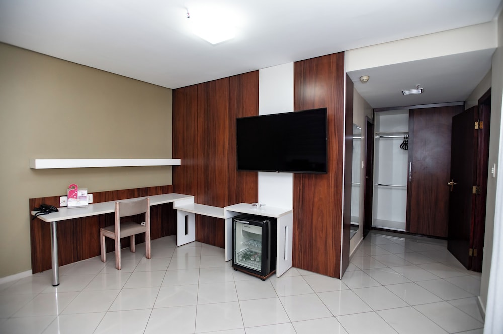 PAIAGUAS PALACE HOTEL 60/67
