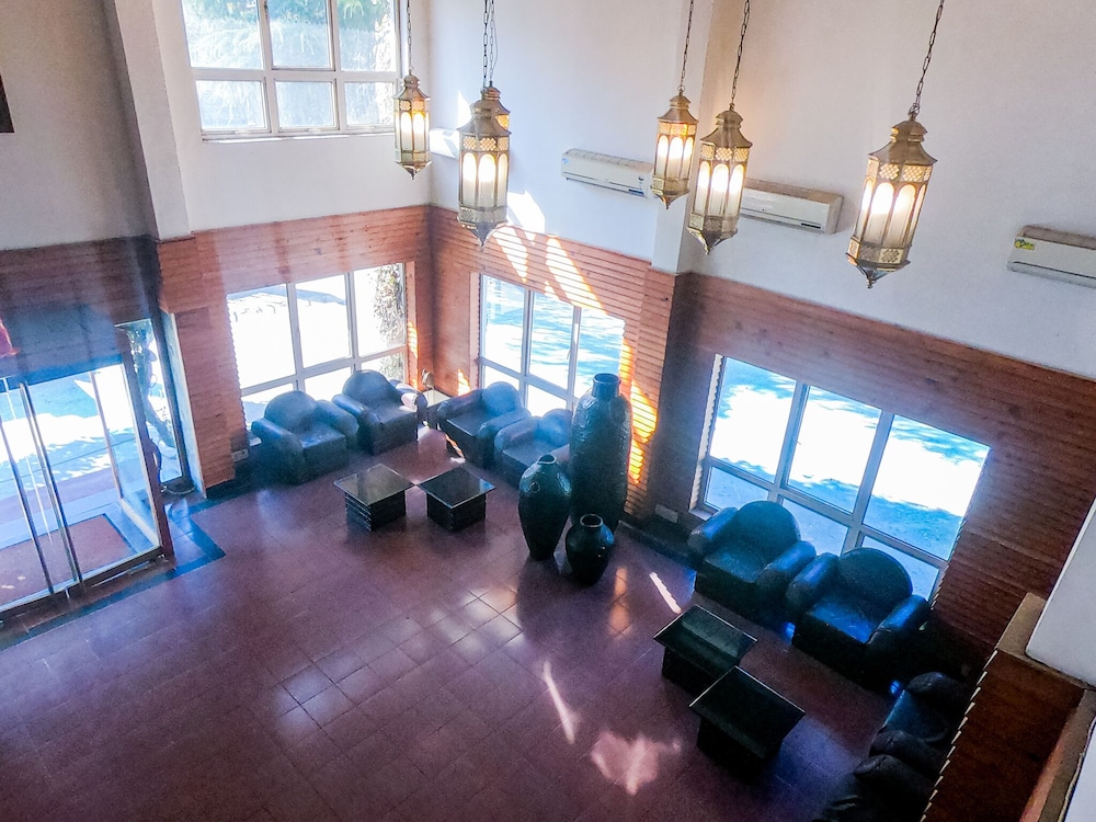 Hotel Apple Valley Resorts 10/30