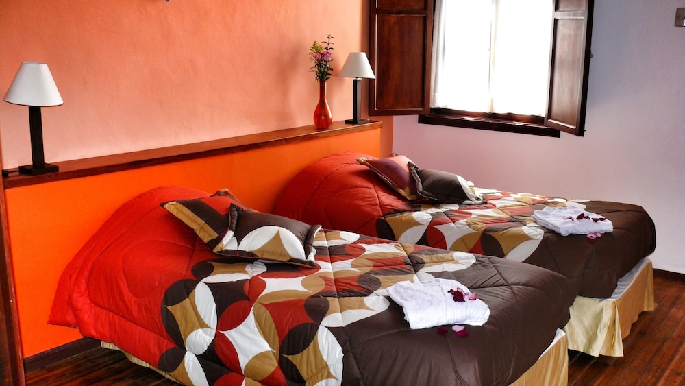 Casa De Las Rosas 38/63