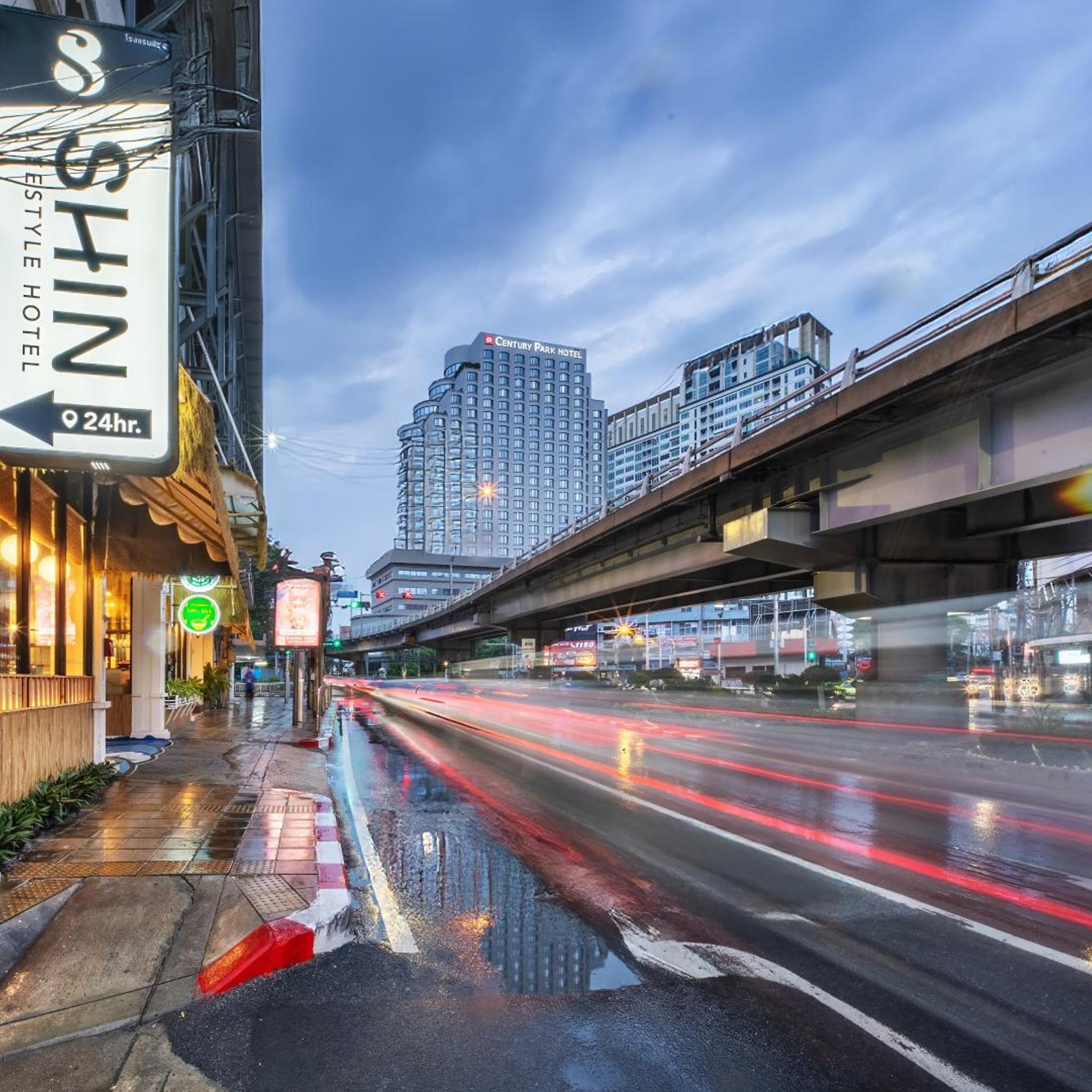 SHIN Hotel Victory Monument 1/50