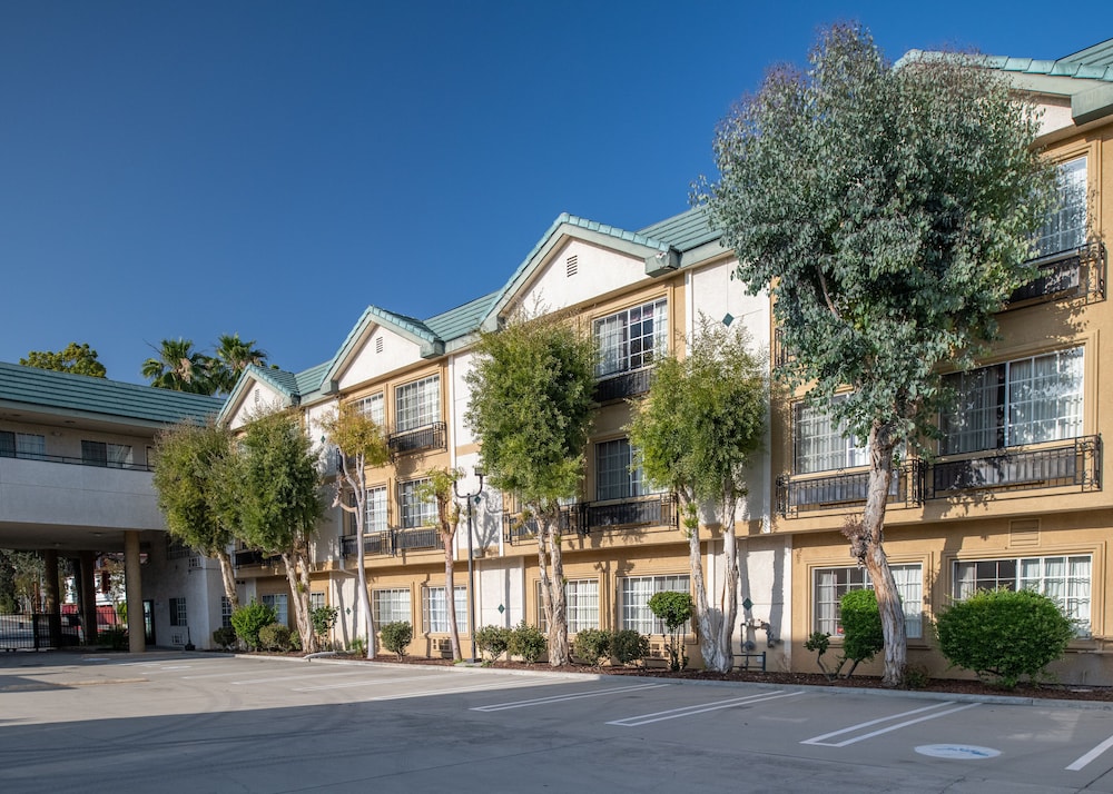 Glendale Hotel 30/38
