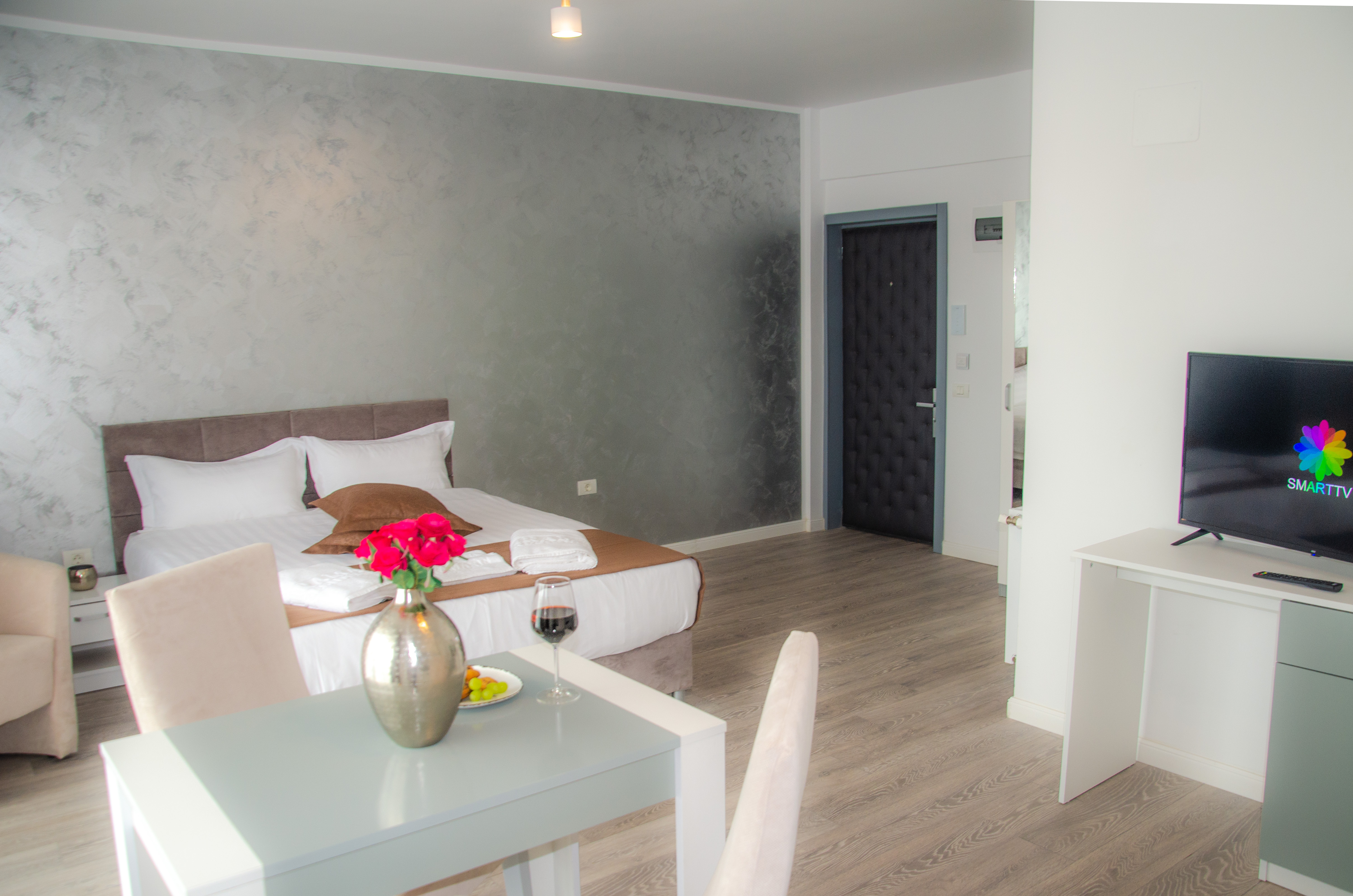 استوديو بسرير كينج بشرفة، Miramare Residence 8/10
