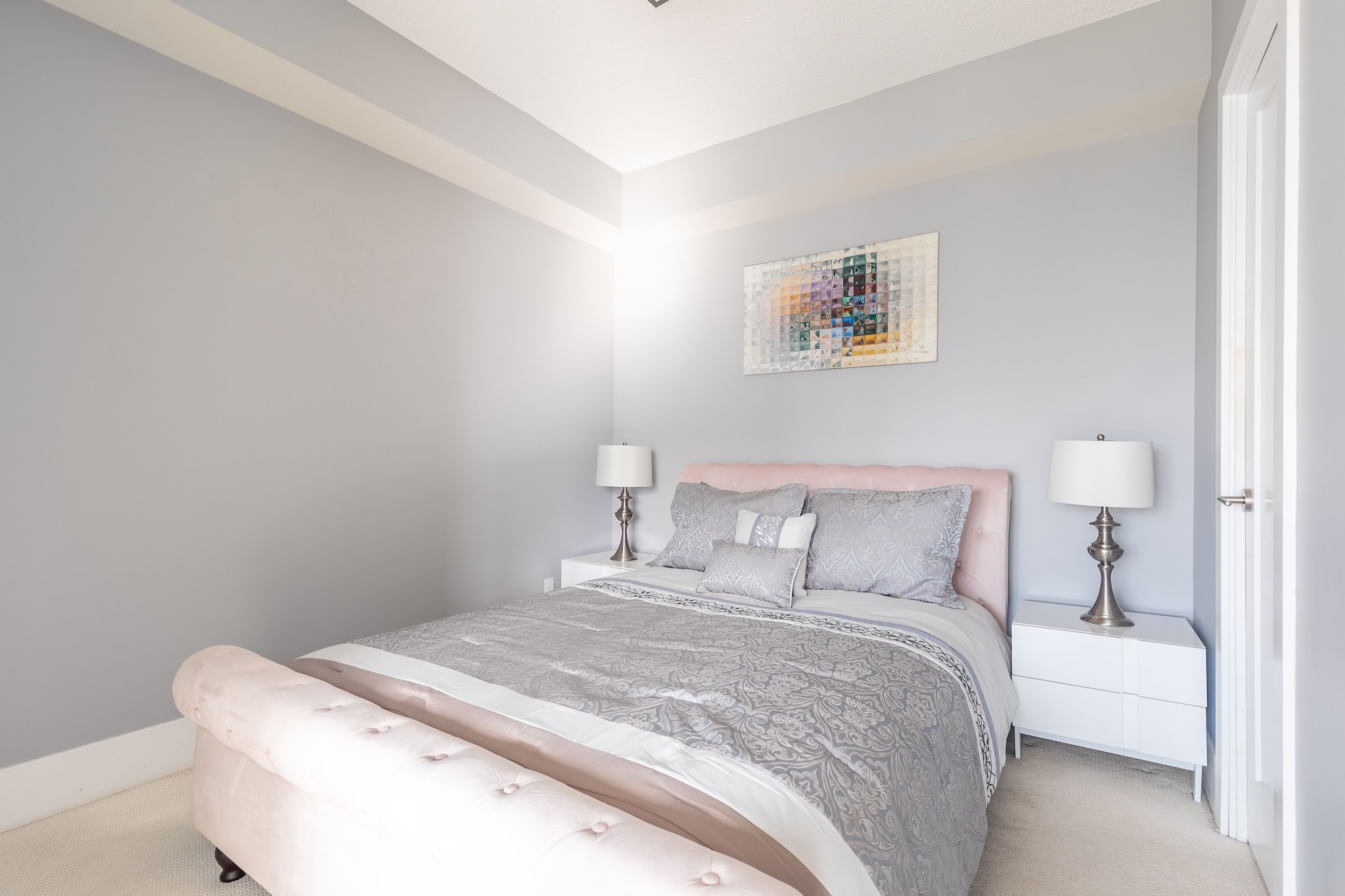 1 BEDROOM, PREMIUM, APARTMENT, PARTIAL LAKE VIEW, KITCHEN