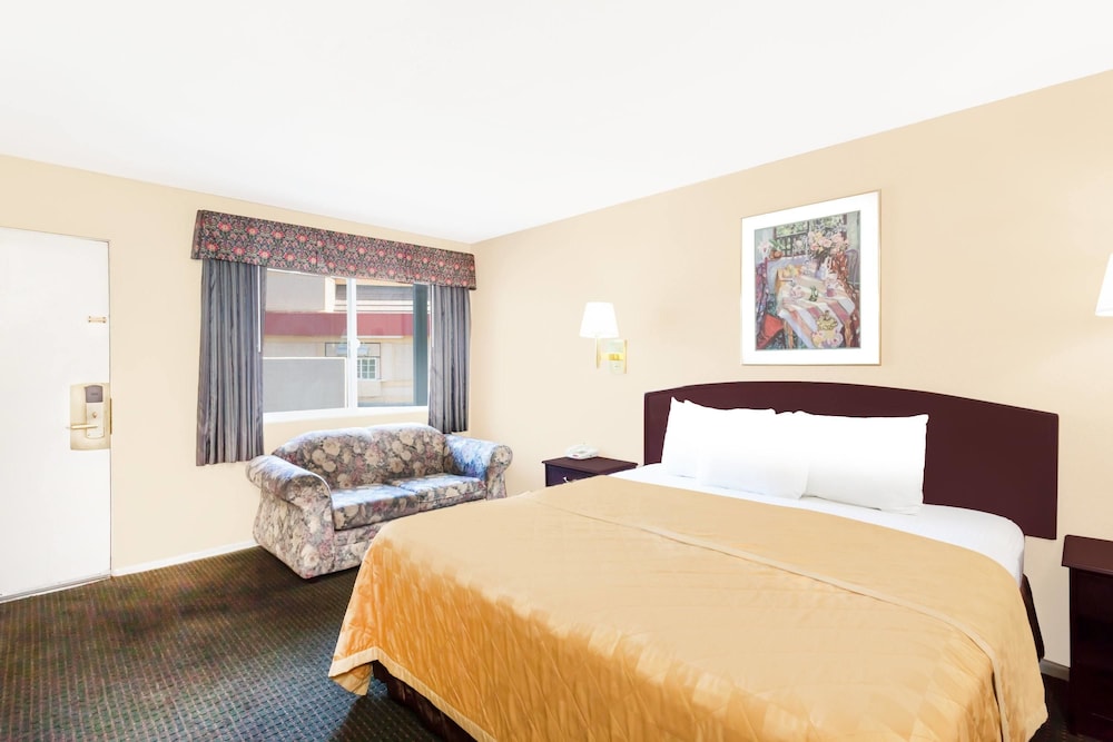 Travelodge By Wyndham Barstow 11/21